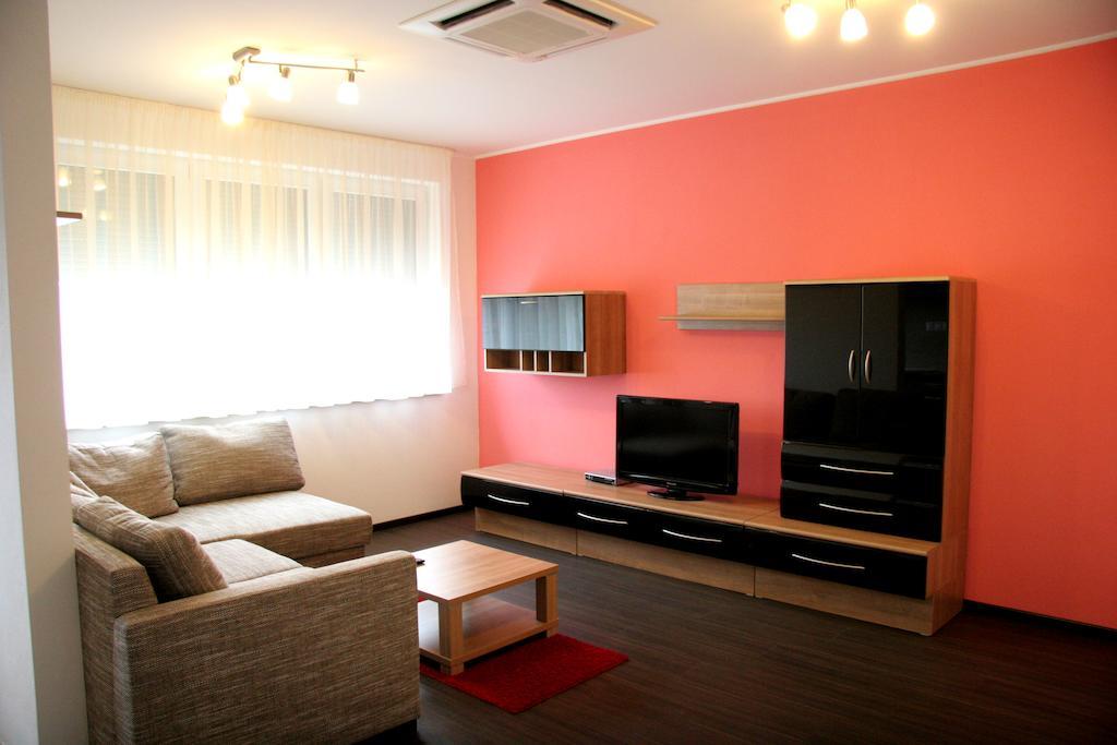 Fine Restaurant & Apartments Malacky Ruang foto
