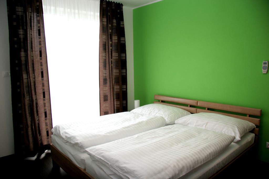 Fine Restaurant & Apartments Malacky Ruang foto