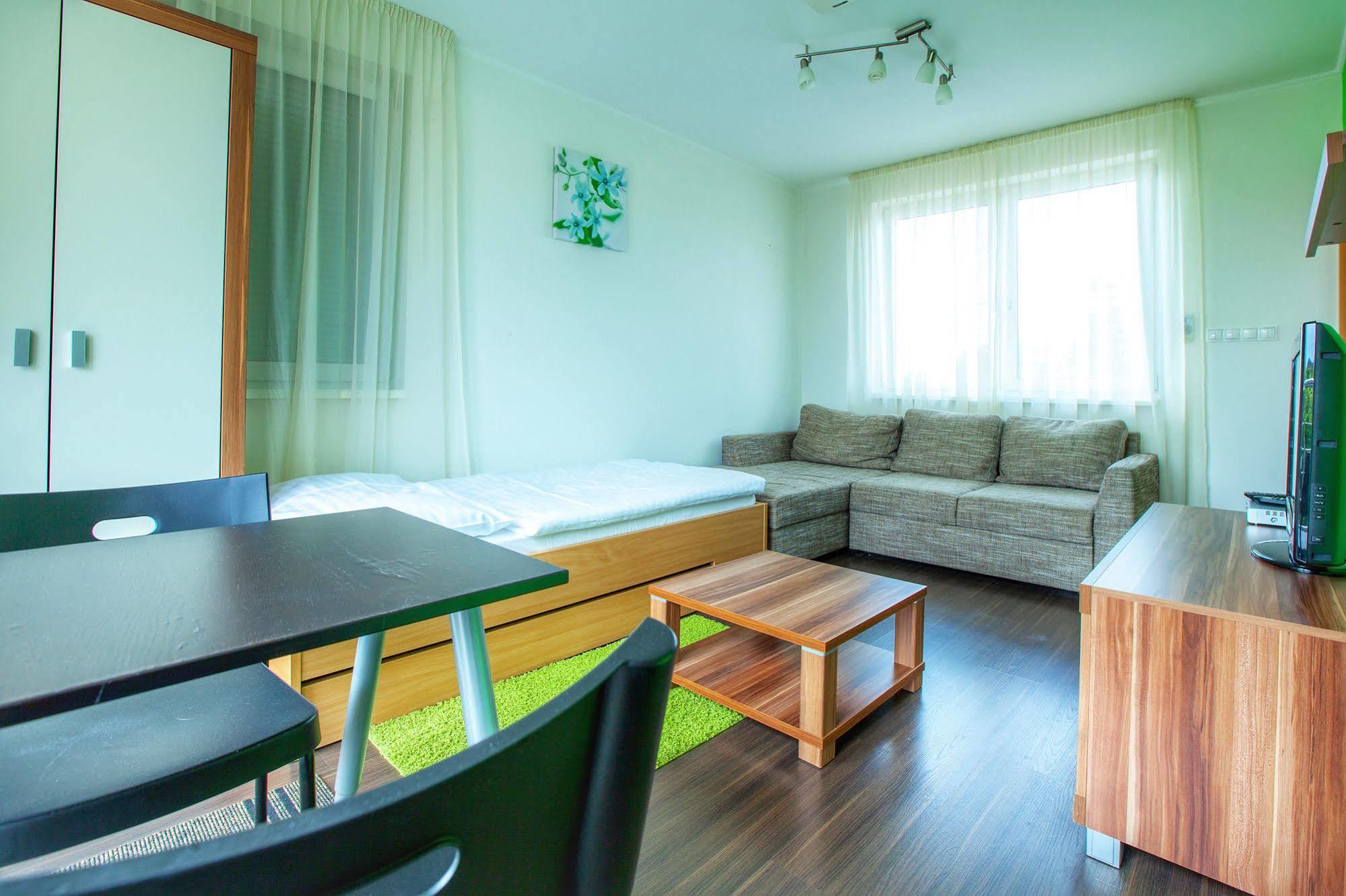 Fine Restaurant & Apartments Malacky Bagian luar foto