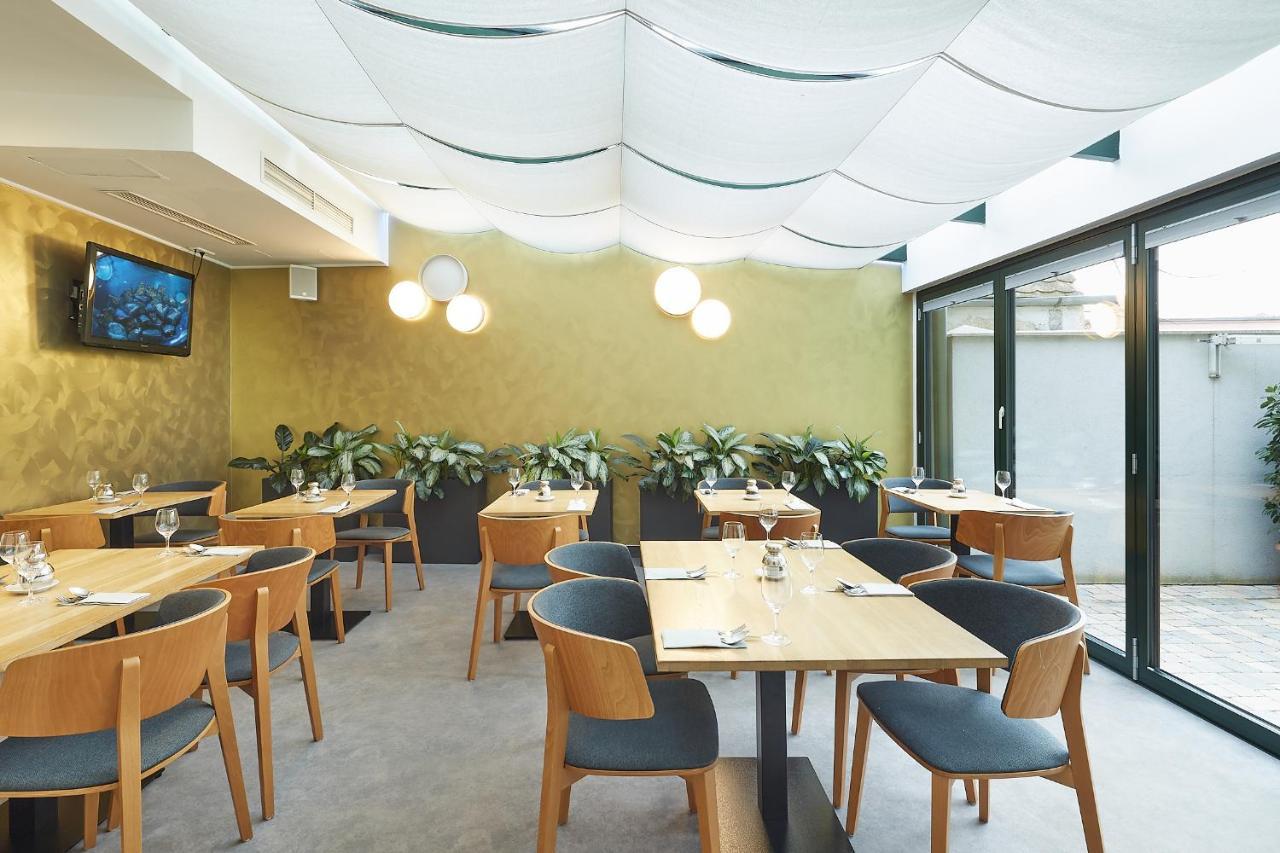 Fine Restaurant & Apartments Malacky Bagian luar foto